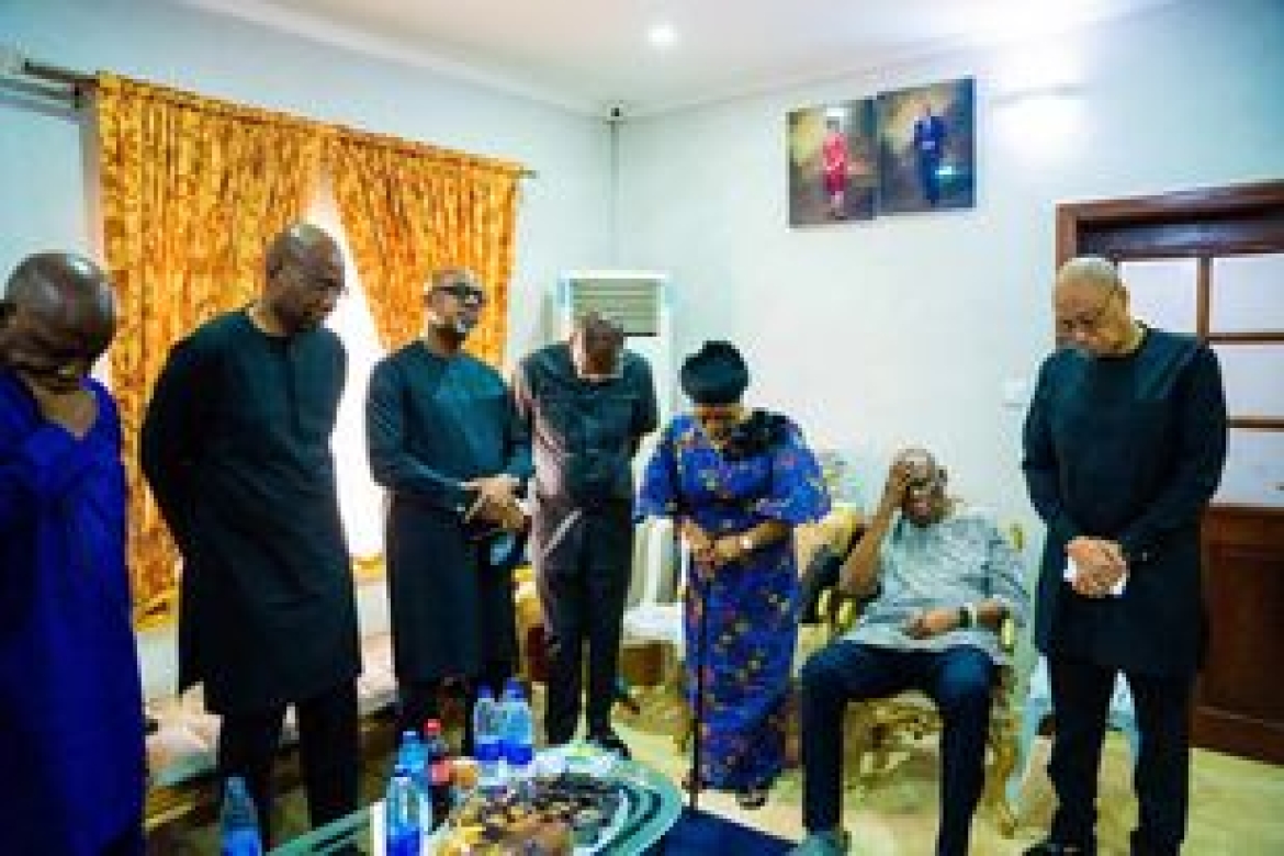 GOVERNOR DAPO ABIODUN AND OTHERS VISITS HERBERT WIGWE’S PARENT