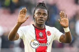 CHELSEA GO HEAD TO HEAD WITH ARSENAL OVER ROMÉO LAVIA